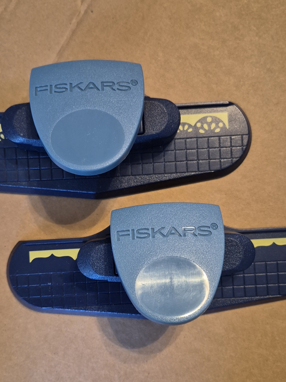 Fiskars Blue Scallop Edge‎ Punch - Set of 2